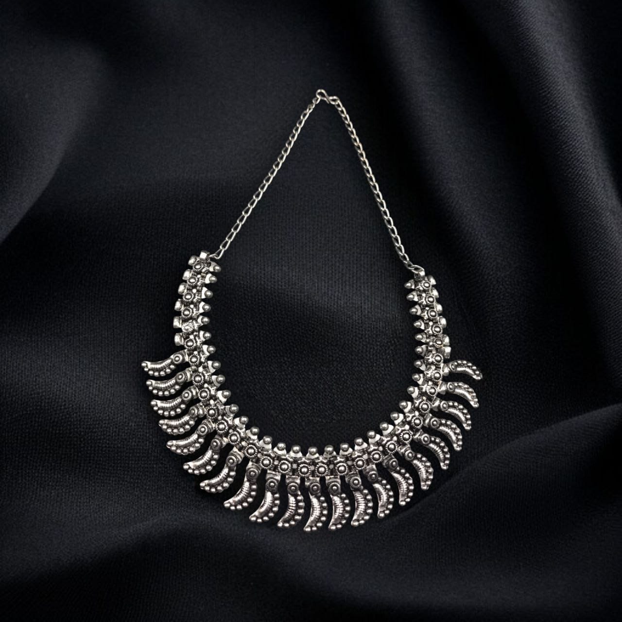 Stylish Bohemian Design Choker Necklace – Lightweight & Comfortable Jewellery