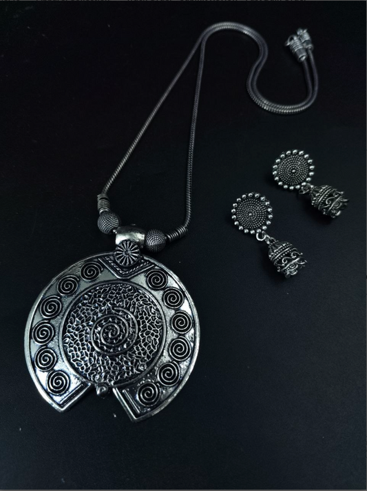 Stylish German Silver Round Shape Unique Necklace Set