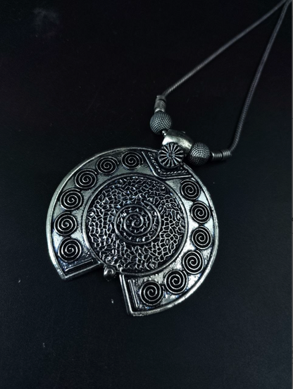 Stylish German Silver Round Shape Unique Necklace Set