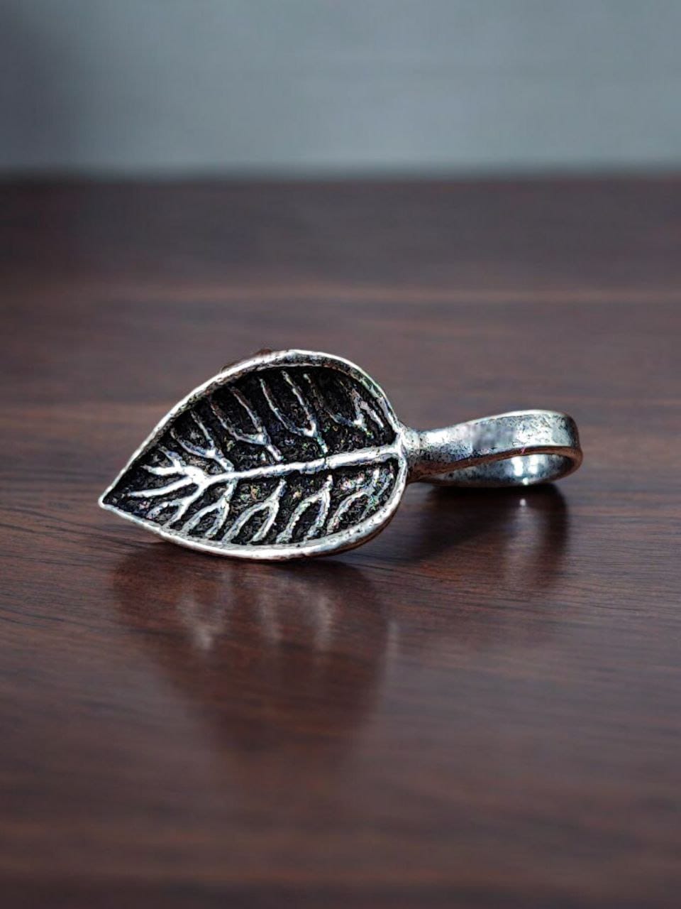 Oxidised Leaf Nosepin | Simple Press Nose-Pin